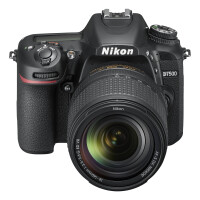 Nikon D7500 Kit mit AF-S DX NIKKOR 18–140mm VR 3